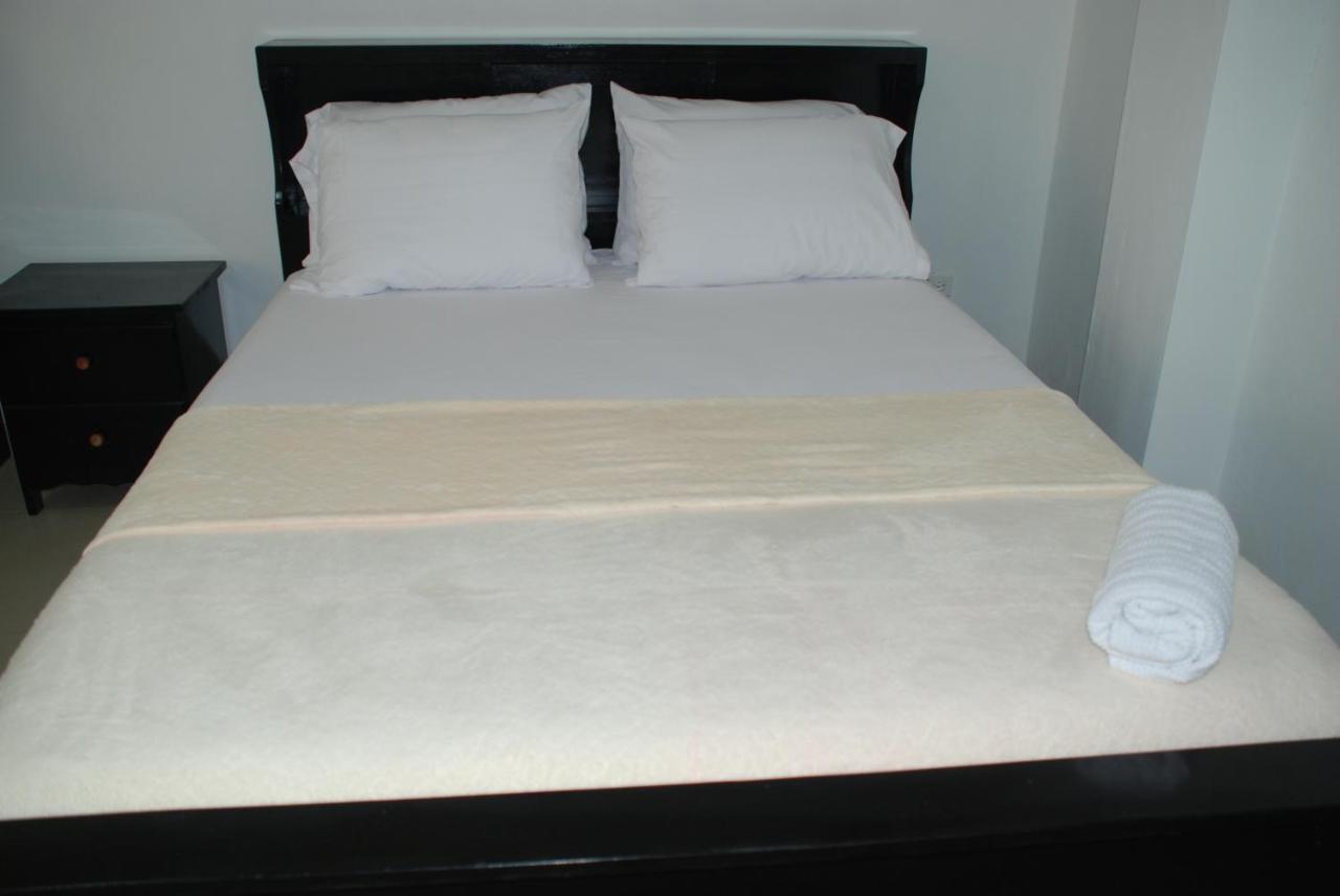 סן פדרו Hotel Coastalbay 2 & Golf Cart Rental מראה חיצוני תמונה