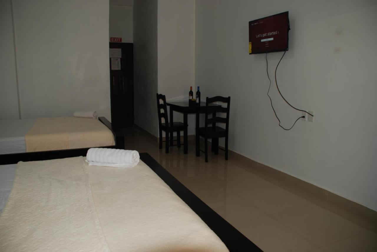 סן פדרו Hotel Coastalbay 2 & Golf Cart Rental מראה חיצוני תמונה