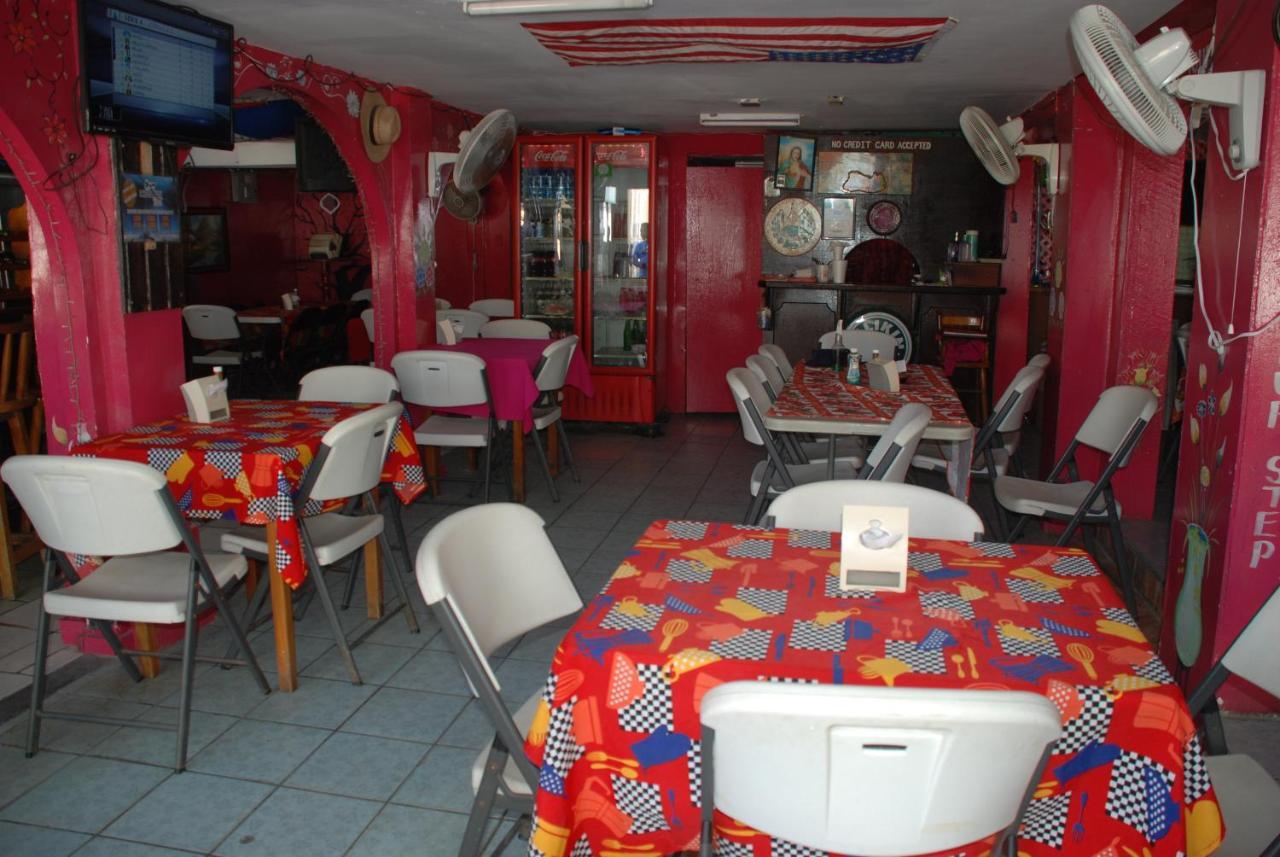סן פדרו Hotel Coastalbay 2 & Golf Cart Rental מראה חיצוני תמונה